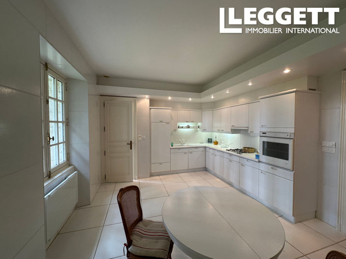 Image No.2-5 Bed House for sale