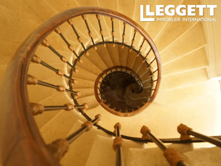 Image No.5-7 Bed Chateaux for sale