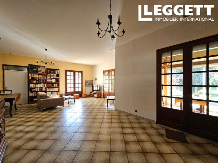 Image No.4-5 Bed House for sale