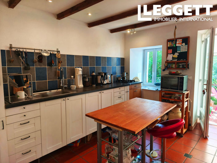 Image No.5-8 Bed House for sale