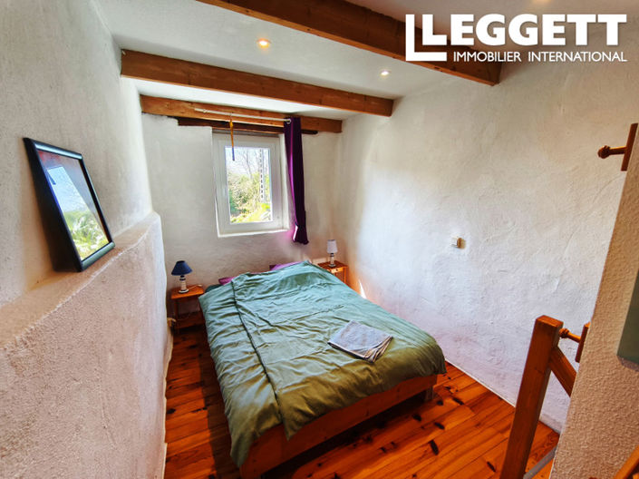 Image No.8-8 Bed House for sale