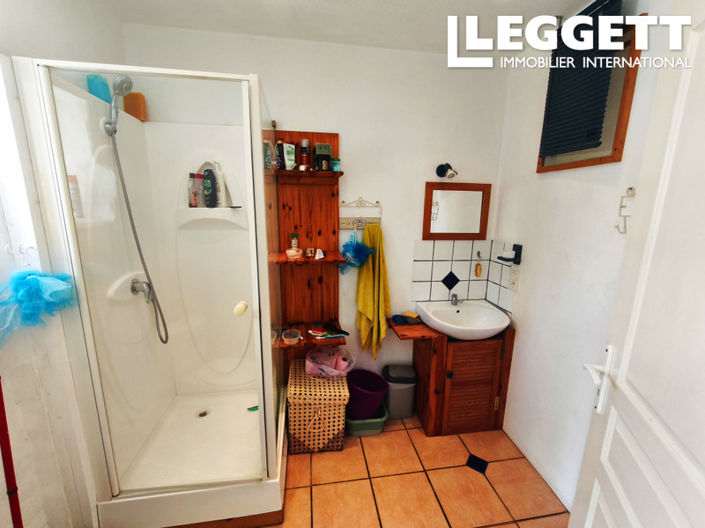 Image No.9-8 Bed House for sale