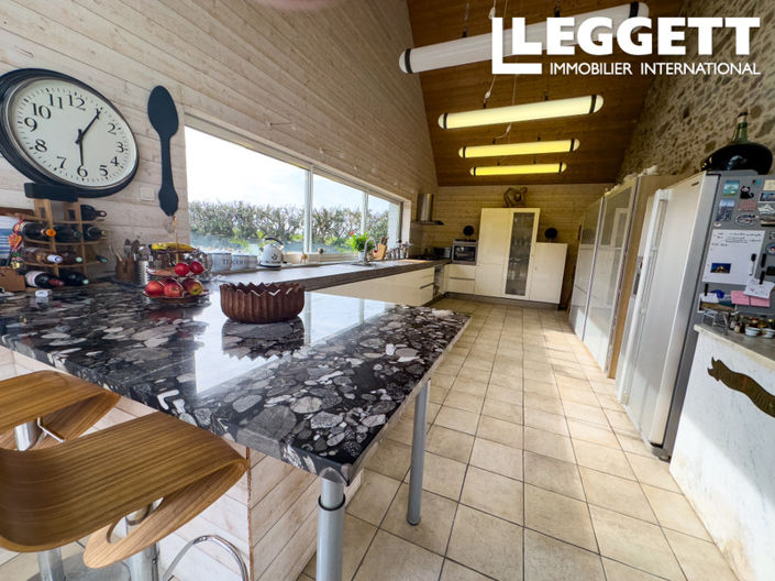 Image No.8-4 Bed House for sale