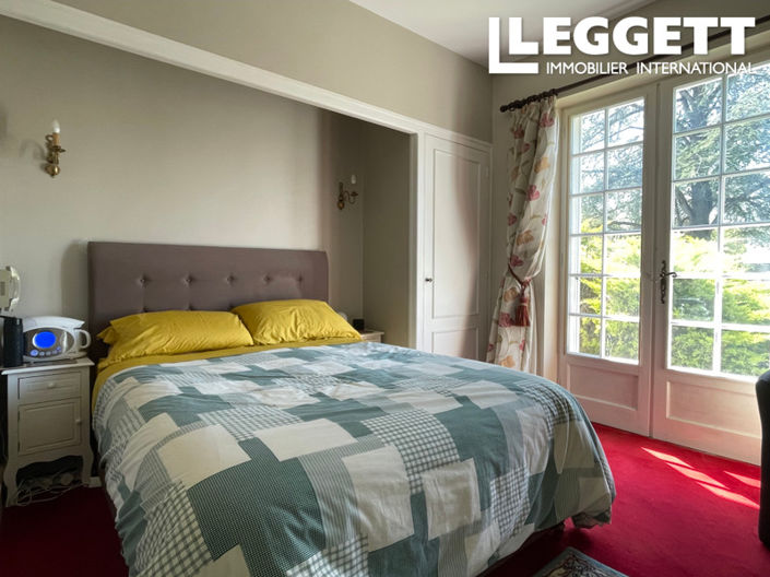 Image No.5-5 Bed House for sale