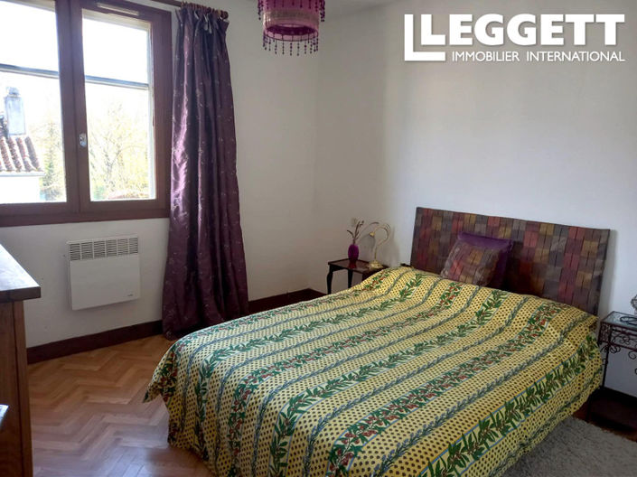 Image No.10-3 Bed House for sale