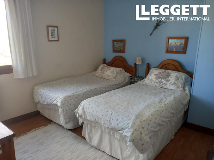 Image No.9-3 Bed House for sale