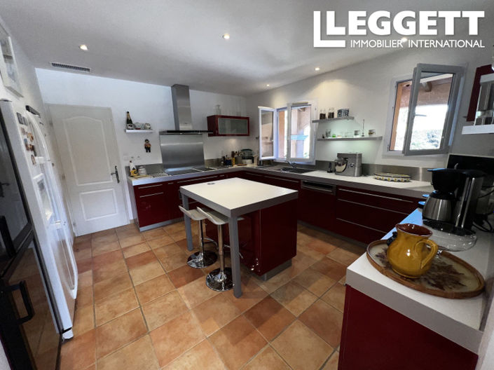 Image No.5-6 Bed House for sale