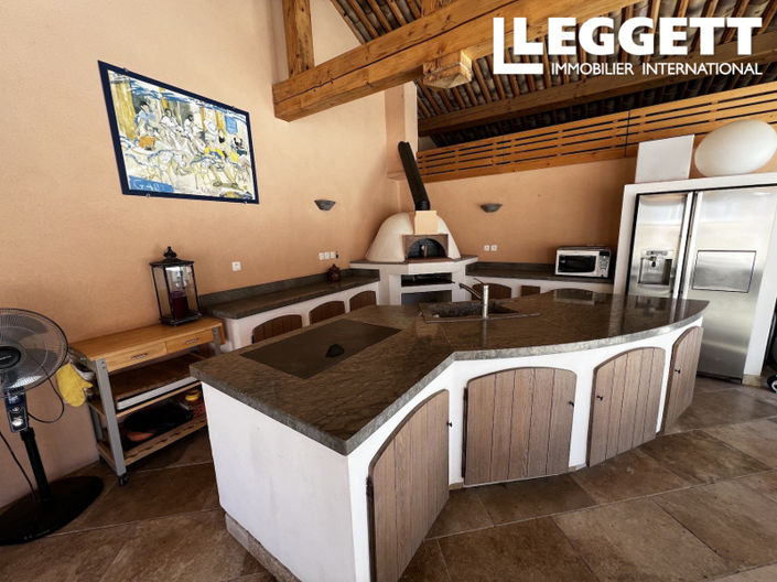 Image No.7-6 Bed House for sale