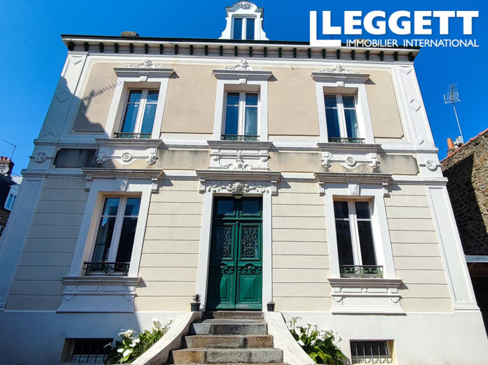 Image No.10-8 Bed House for sale