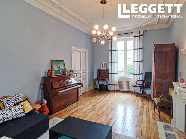 Image No.4-8 Bed House for sale