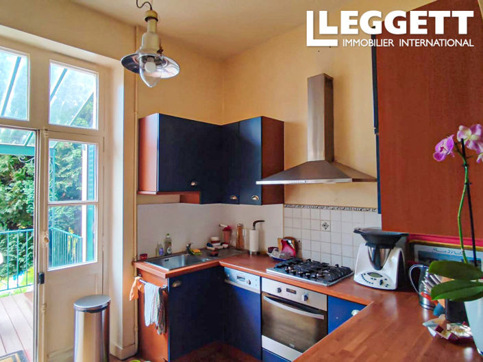 Image No.6-8 Bed House for sale