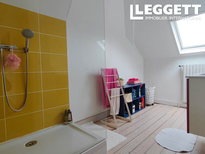 Image No.9-8 Bed House for sale