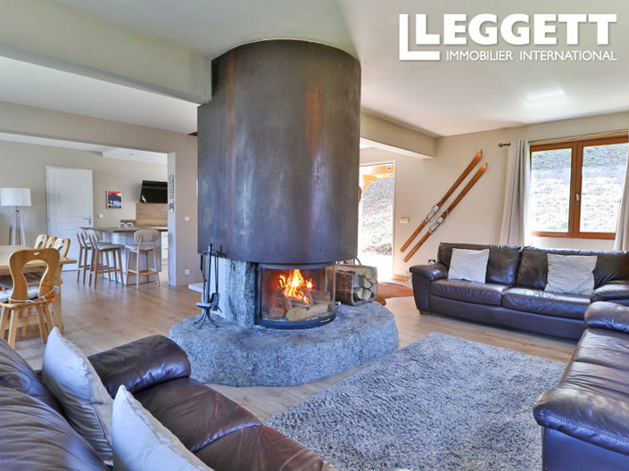 Image No.5-6 Bed House for sale