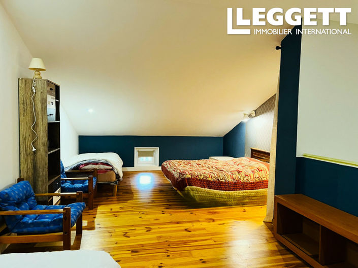 Image No.9-2 Bed House for sale