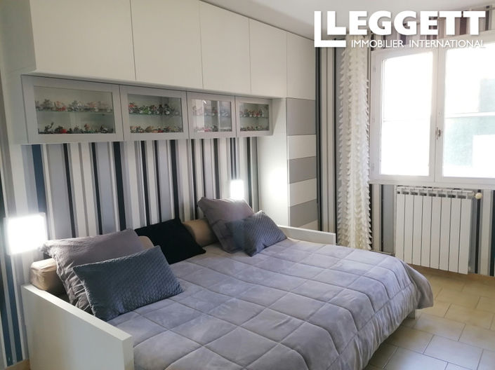 Image No.6-4 Bed House for sale