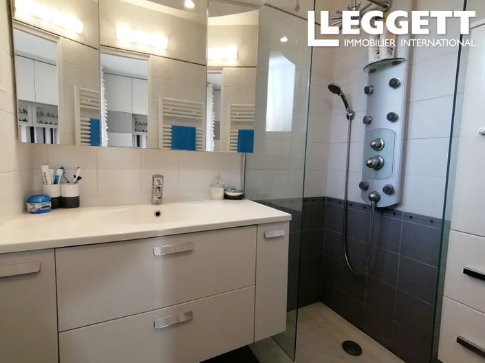 Image No.7-4 Bed House for sale