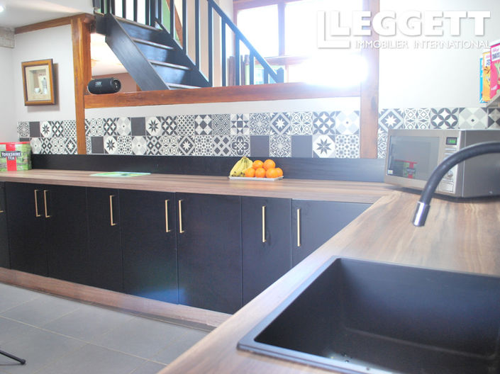 Image No.2-4 Bed House for sale