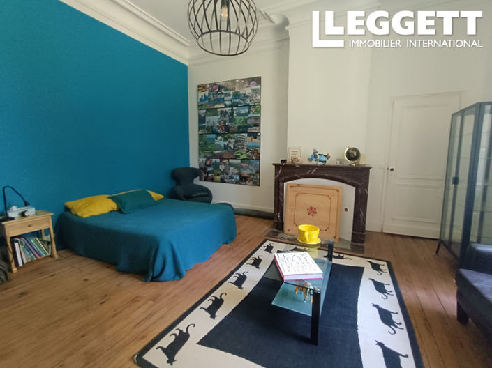 Image No.8-6 Bed House for sale