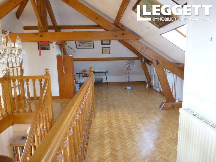 Image No.10-2 Bed House for sale