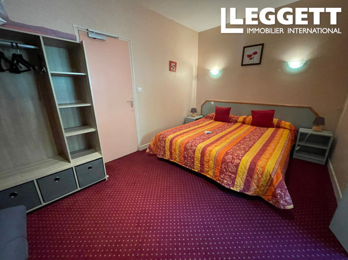 Image No.10-13 Bed Commercial for sale