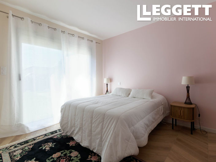 Image No.10-2 Bed House for sale