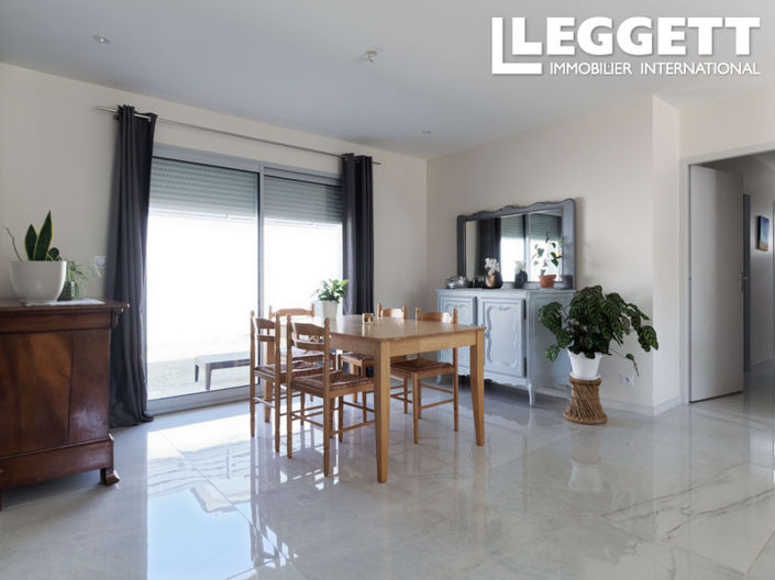 Image No.6-2 Bed House for sale