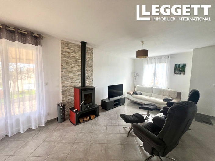 Image No.4-2 Bed House for sale