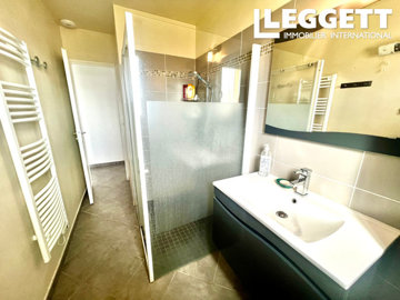 ahr0chm6ly9jzg4uagvzdglhlmltbw8vaw1hz2uvvevom