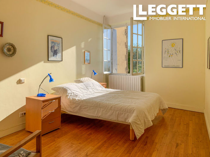 Image No.7-5 Bed House for sale