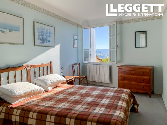 Image No.9-5 Bed House for sale