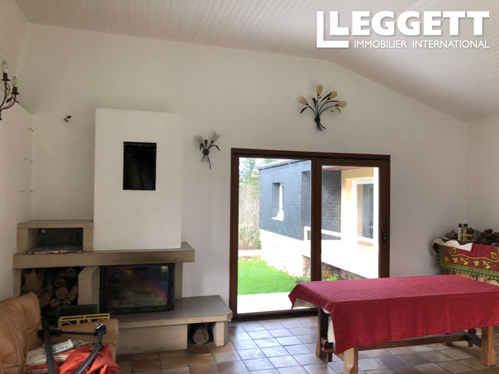 Image No.5-6 Bed House for sale