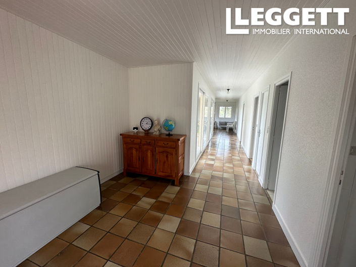 Image No.7-6 Bed House for sale