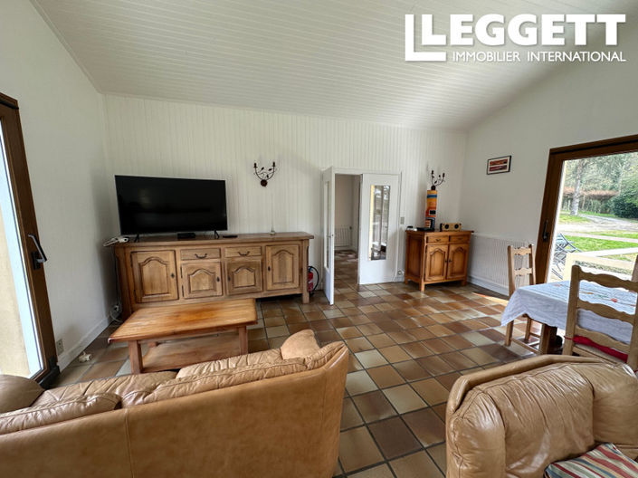 Image No.9-6 Bed House for sale