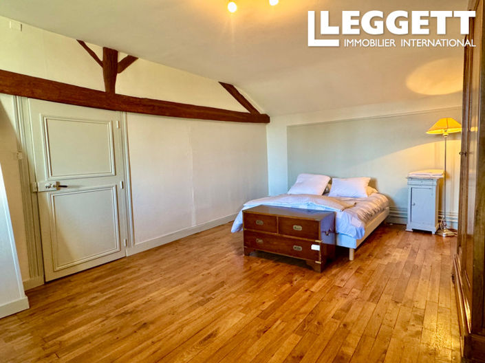 Image No.10-4 Bed House for sale