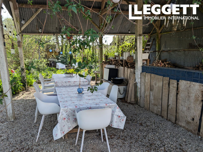 Image No.8-6 Bed House for sale