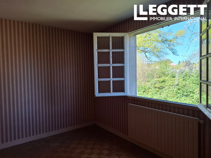 Image No.8-5 Bed House for sale