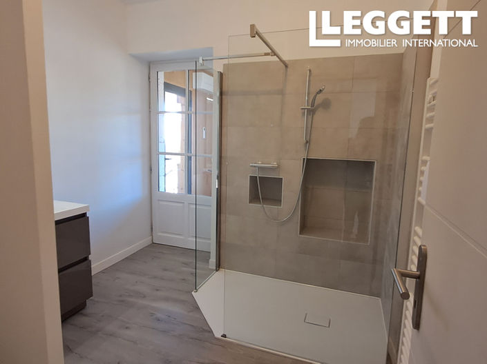 Image No.8-2 Bed House for sale