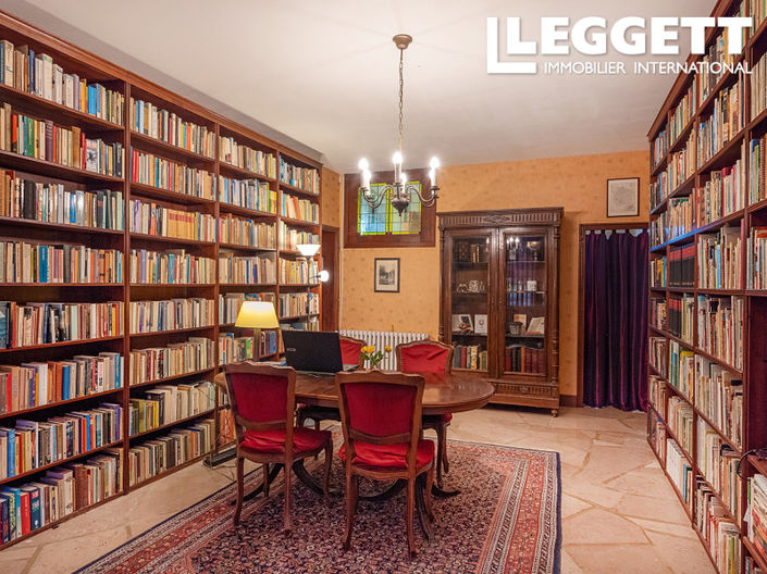 Image No.4-6 Bed House for sale