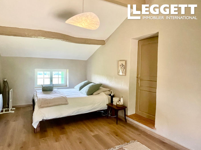 Image No.10-5 Bed House for sale