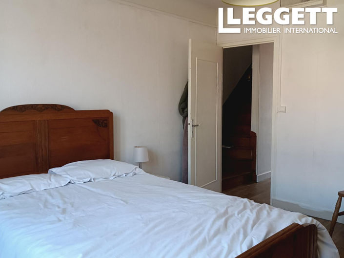 Image No.10-3 Bed House for sale