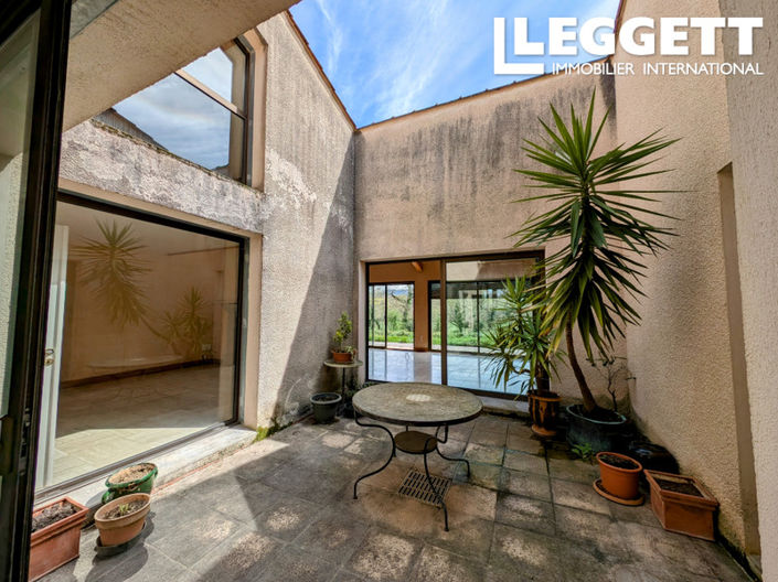 Image No.9-5 Bed House for sale