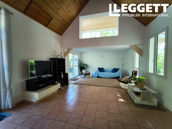 Image No.6-3 Bed House for sale