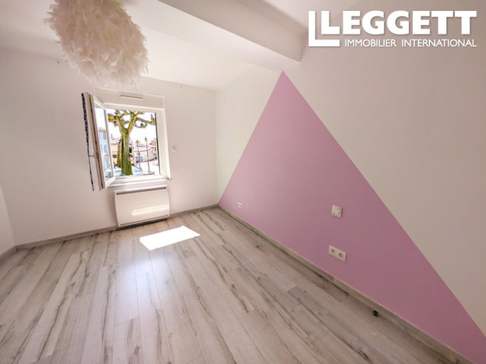 Image No.8-3 Bed House for sale