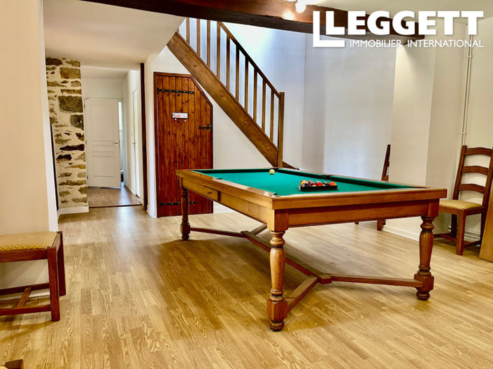 Image No.6-6 Bed House for sale