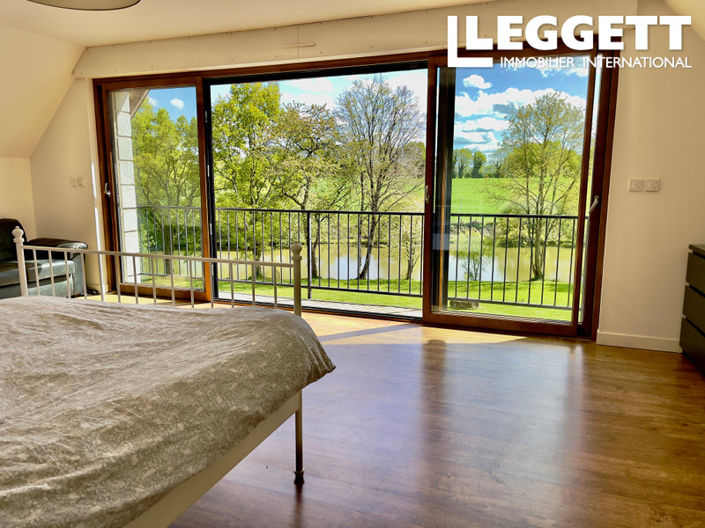 Image No.9-6 Bed House for sale