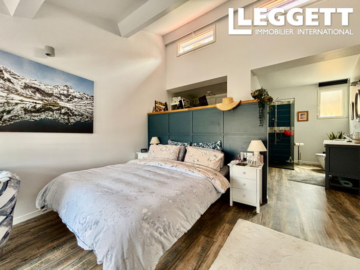 Image No.10-3 Bed House for sale