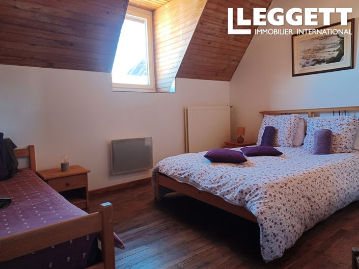 Image No.7-9 Bed House for sale