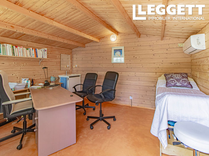 Image No.9-5 Bed House for sale