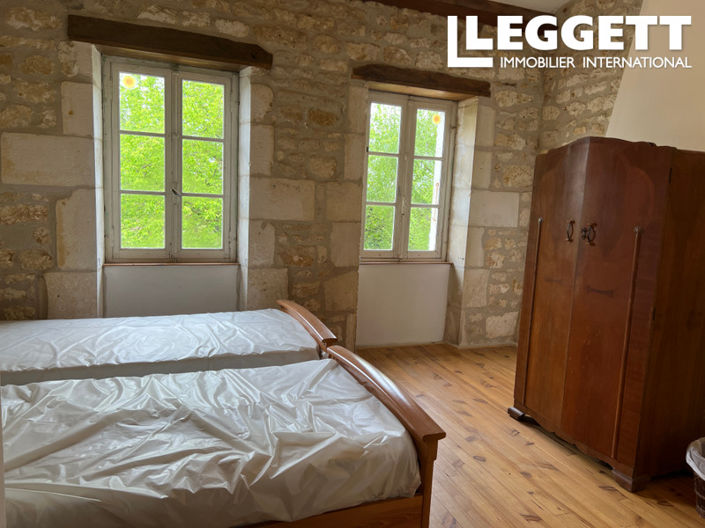 Image No.8-3 Bed House for sale