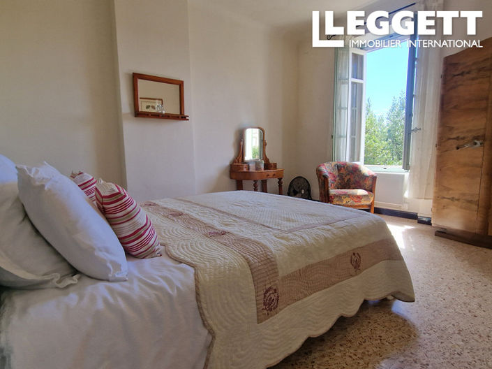 Image No.8-4 Bed House for sale